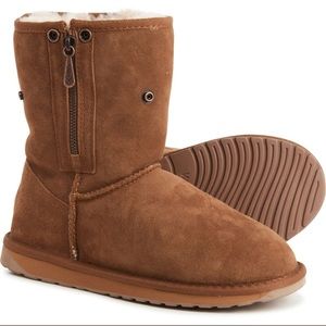Sheepskin Shearling Lining Side Zip Boots from EMU Australia Size 7 / 8